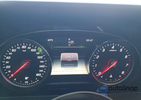 2017 Mercedes-Benz E 300 z USA, uszkodzony, nr VIN WDDZF4JB5HA082915